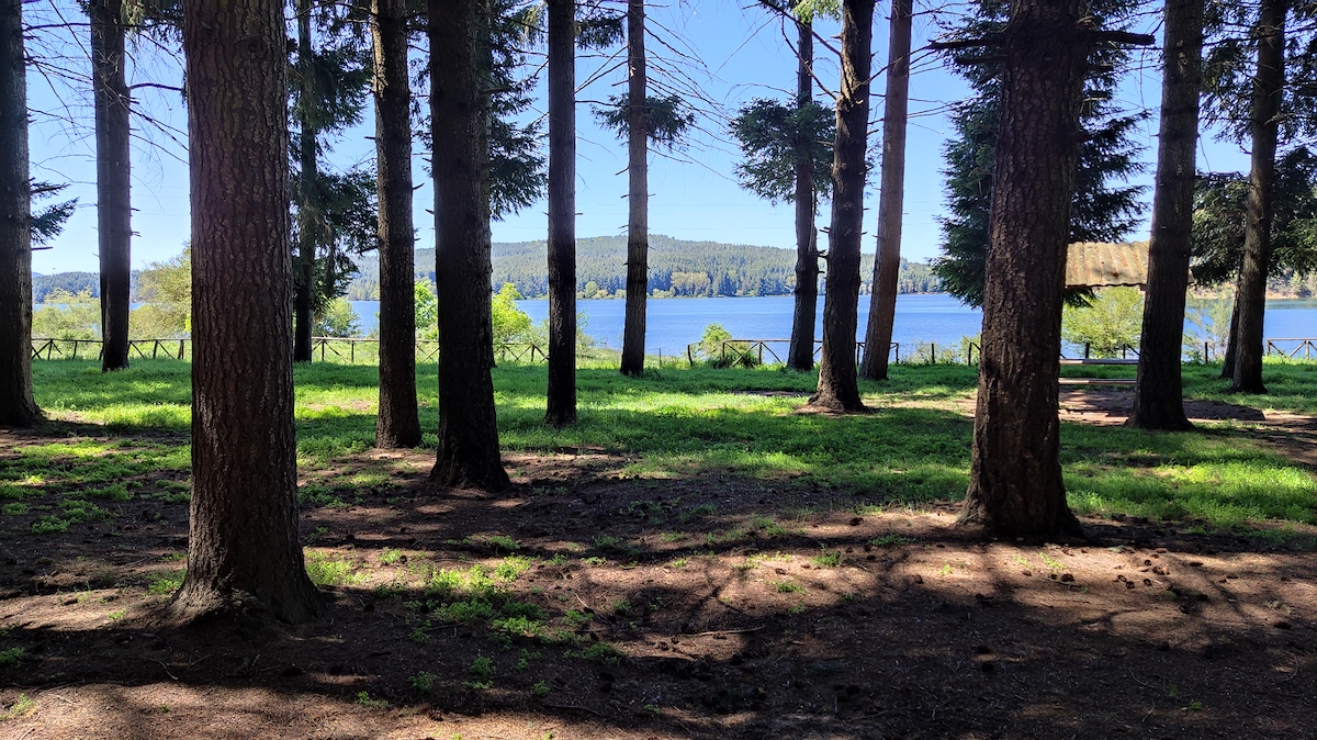 O lago Cecita fica no Parque Nacional da Sila, na zona montanhosa do interior da Calábria.