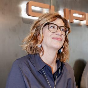 Francesca Sangalli é diretora de cores e materiais da SEAT/CUPRA.