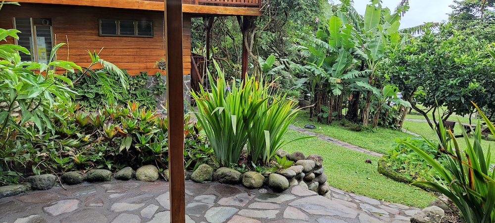 A entrada para os nossos quartos no Arco Iris Lodge.