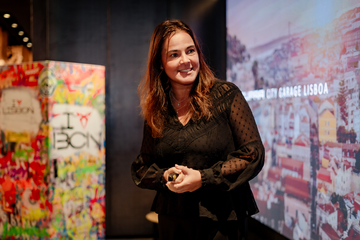 Cristina Rola, diretora de Marketing SEAT l CUPRA, deu as boas-vindas aos convidados.