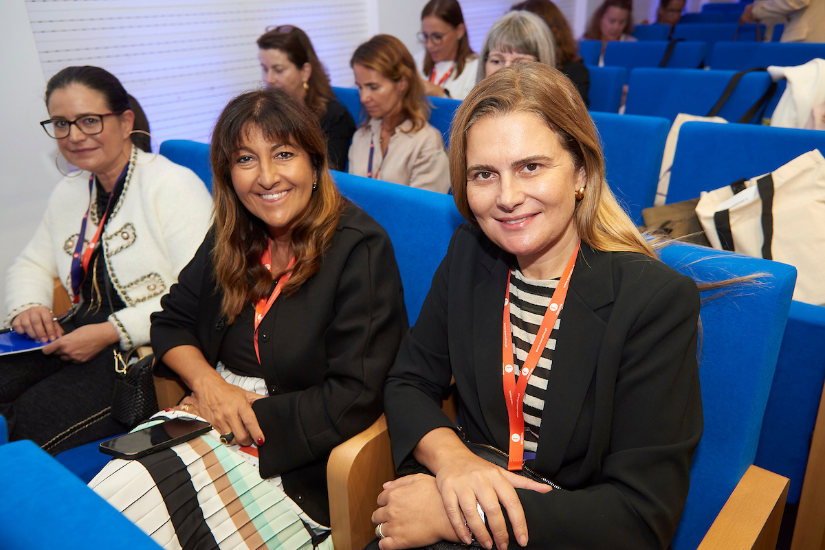 Teresa Lameiras, da SIVA, com Marilia Machado Santos, da Volkswagen.