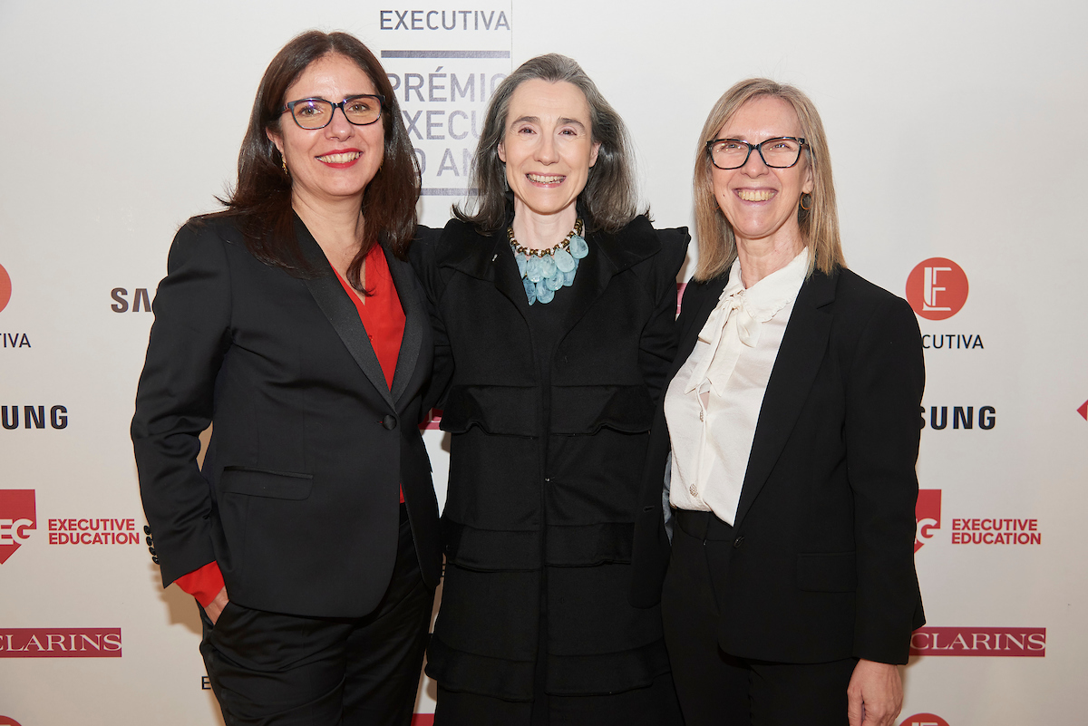 Isabel Canha, da Executiva, Cristina Saiago, diretora geral da Clarins, e Maria Serina, da Executiva.