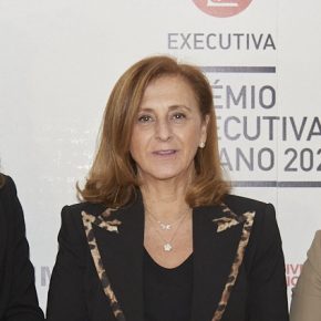 Juliana Oliveira, CEO da Olimec, Isabel Furtado, CEO da TMG Automotive, e Clara Raposo, vice-governadora do Banco de Portugal, três das vencedoras do Prémio Executivas do Ano 2023.