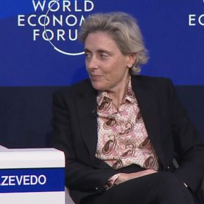 Cláudia Azevedo, CEO da Sonae, participou na sessão “The Race to Reskill”, em Davos.