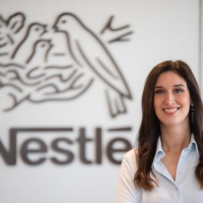 Anna Lenz é a responsável mundial de Recursos Humanos da Nestlé.