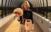 Olivia Humphreys inventou Athena, um dispositivo de prevenção da queda de cabelo para doentes de quimioterapia, e venceu os James Dyson Awards.