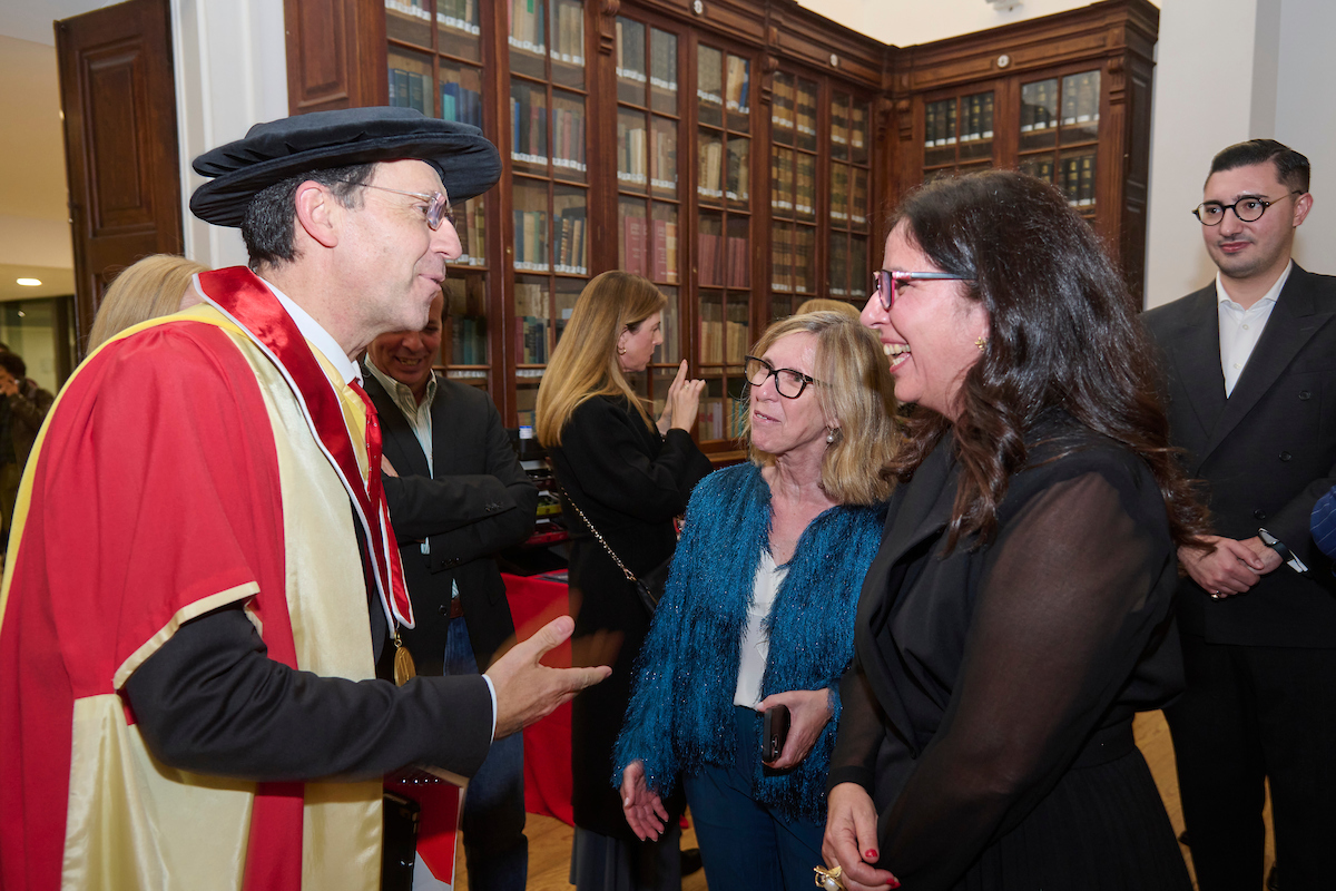 João Duque, presidente do ISEG, à chegada ao evento, com Maria Serina e Isabel Canha